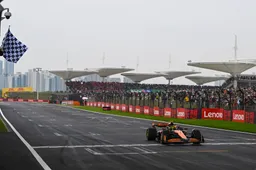 Britse journalist zag Verstappen gewoon in de verte verdwijnen: 'Het echte mysterie was Norris'