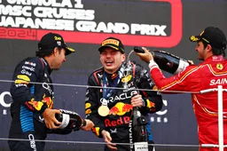 Ondertussen in F1 | Verstappen en Penelope zwaaien Suzuka uit vanuit de helicopter