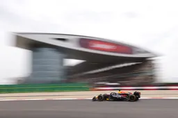 Pérez kwam net tekort tijdens sprintkwalificatie door eigen fout: 'Toen ging ik ervanaf'