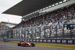 Man of the moment Sainz blinkt weer uit: 'Ik dacht even dat het podium niet door zou gaan'