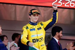 McLaren-teambaas feliciteert Ferrari: 'Petje af voor Charles Leclerc'