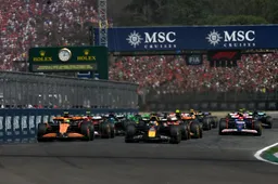 Viaplay-commentator blikt terug op veelbewogen start: 'Ik heb gelukkig een brede rug'