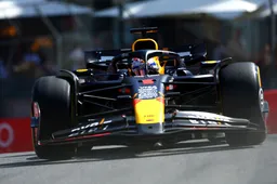 De race van Verstappen | Verstappens rapen waren gaar: 'Ik hoef het niet te weten, alles is helemaal shit'