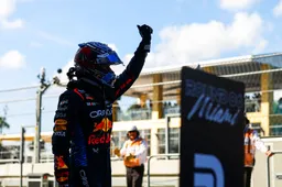 Startopstelling GP Miami | Verstappen leidt het veld naar de eerste bocht, Ferrari zit hem op de hielen