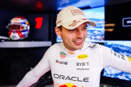 Verstappen met gevatte reactie: 'Dan kan ik elke race veranderen van team'