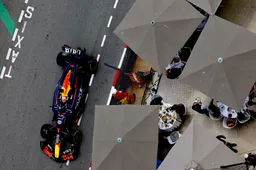 Plooij ziet een gek beeld in Monaco: 'Het was Max Verstappen in de Ferrari'
