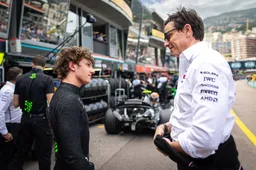 Antonelli voelt zich gevleid door Mercedes-geruchten: 'Maar ik vraag nergens om'