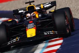 Krantenkoppen uit Groot-Britannië zetten vraagtekens achter Verstappens racevaardigheden