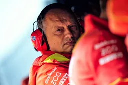 Vasseur baalt van derde plaats Leclerc: 'Hij verloor tijd tussen die idioten'