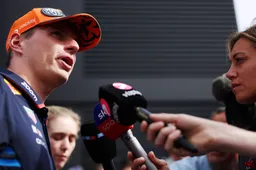Verstappen dient interviewer van repliek: 'Ik zal wel naar een ander weekend gekeken hebben'