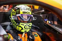 Norris grijpt poleposition, maar Verstappen behoudt kansen op overwinning met P2