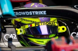 Hamilton praat liever niet over de race: 'Dankbaar dat ik vandaag opstond en gezond was'