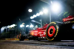 Benson legt uit waarom teams altijd Engels praten: 'Dat is een mooi voorbeeld'