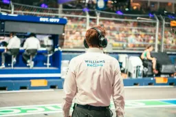 Williams toont nieuwe strijdwapen voor 2025, Sainz geeft FW47 als eerste de sporen