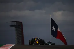 Rampzalig begin voor Piastri en Pérez, Verstappen doet wat de rest niet kon