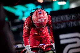 Sainz ziet voordelen in afstellingen van Red Bull: 'Daar kunnen ze misschien beter mee omgaan'