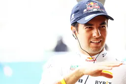 Pérez moet lachen om dramatische, puntloze race: 'Het was een ramp'