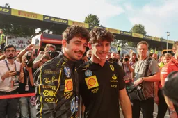 Broers Leclerc zorgen voor verwarring bij Ferrari: 'Ik kon niet horen wie er aan het woord was'