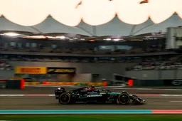 Hamilton heeft genoten van etentje met coureurs: 'Was erg grappig, met George en Max'