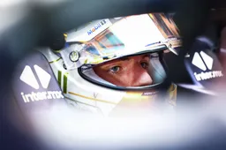 'Verstappen en Aston Martin gaan samenwerken om deelname aan GT3-kampioenschap waar te maken'