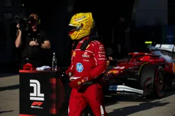 Hamilton heeft meteen de smaak te pakken: 'Winnen in een Ferrari, dat is next level'