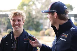 Horner verdedigt rijderswissel: 'Engineers kwamen heel bezorgd naar me toe'