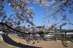 Boordradio's zaterdag GP Japan | Inspecteur Sainz ziet alles: 'Ik dacht dat dat niet toegestaan was'