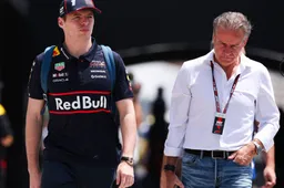 Verstappen verkent mogelijkheden om raceteam over te nemen: 'Dan moet echt alles kloppen'