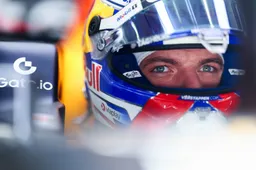Verstappen reageert op geruchten: 'Focus jij je op het commentaar, dan focus ik me op het rijden'