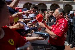 Vasseur ziet Ferrari nog altijd als kanshebber: 'Het zal twee tegen twee zijn'