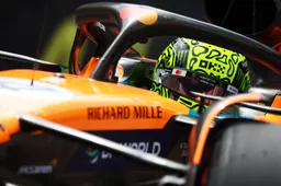 Norris maakt statement met gewijzigde McLaren, Verstappen sterk op P2