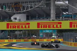 Voormalig engineer ziet 'tactisch spelletje' rondom motorbeslissing: 'Maken Mercedes gewoon zwakker'