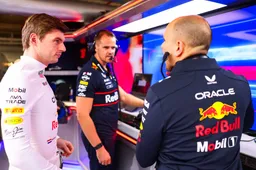 Red Bull verliest 'verstand' door 'ongelukkige' Verstappen: 'Dat riekt heel erg naar paranoia'