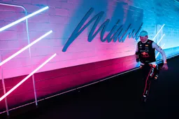 Startopstelling GP Miami | Verstappen voor de derde keer vanaf pole, Antonelli bezorgt McLaren nadeel