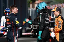 Russell haalt schouders op: 'Verstappen is viervoudig wereldkampioen en zal wel iets goed doen'