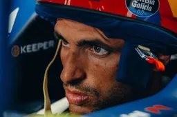 Harde kritiek van Sainz op Williams leidt tot verbazing: 'Dit zijn behoorlijke uitspraken'