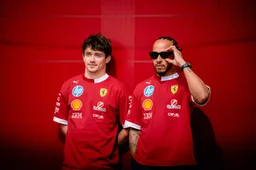 Hamilton beleeft moeizame dag, Leclerc stipt cruciaal verbeterpunt voor Ferrari aan