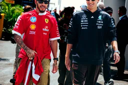 Ondertussen in F1 | Russell 'ondervraagt' Hamilton over relatie met Kardashian