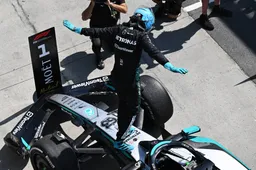 Verstappen opent met cynisch duimpje, maar start sterk met P2 achter Russell