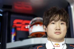 Teamgenoot van Verstappen oogt radeloos: ‘Ik probeer echt van alles'