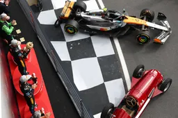 Mol haalt flink uit naar regie na opvallend moment: 'Ja, tief op!'