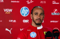 Ferrari laat de tifosi juichen, Verstappen met sterke eerste sessie