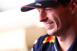 Intensieve gesprekken tussen Mekies, Verstappen en Lambiase: 'Hoop de invloed daarvan te zien'