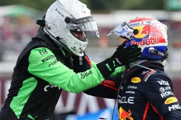 Een redding op zaterdag en een ondergang op zondag: 'De meesten voorspelden Verstappen als winnaar'