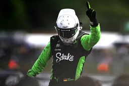 NB | 'De regie verborg wat zich werkelijk afspeelde tussen Piastri en Verstappen'