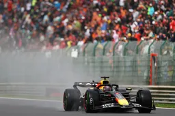 Mol haalt uit naar de FIA: 'Er is ons mogelijk een historische wedstrijd ontnomen'