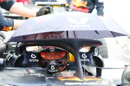 Startprocedure GP België voorlopig uitgesteld, Verstappen is het oneens: 'Dit is een beetje stom'