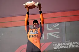 Norris wakker geschud door pole in Monaco: ‘Werd voor het eerst emotioneel’