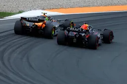 Norris met bijzondere benadering in gevecht met Verstappen: 'Hoefde me niet veel zorgen te maken'