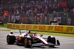 Hamilton voorzichtig over teamorders McLaren: 'Kan er niet echt commentaar op geven'